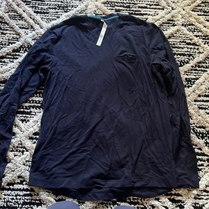 Men’s Lululemon shirt